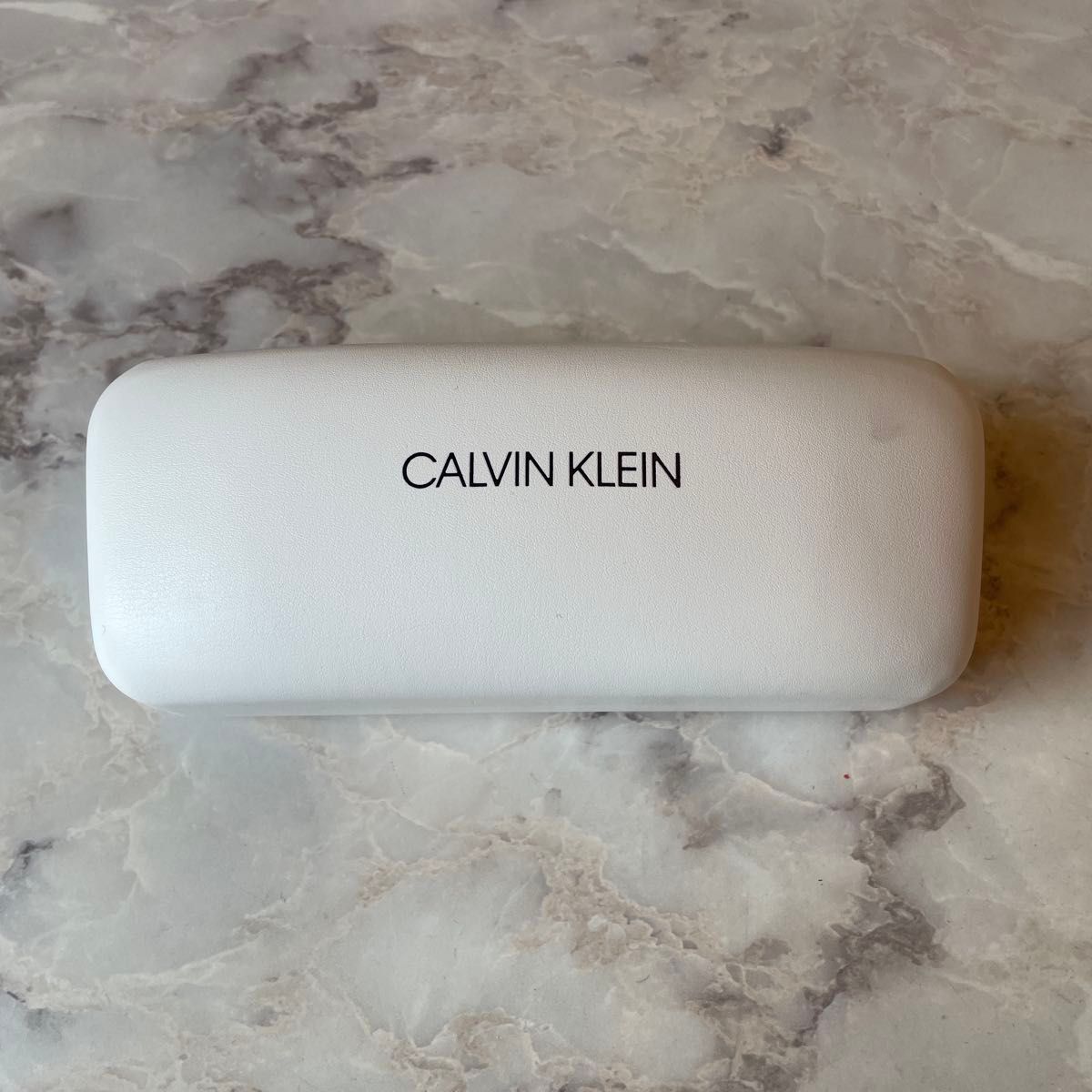 訳あり!CALVIN KLEIN メガネケース&メガネ拭き ホワイト