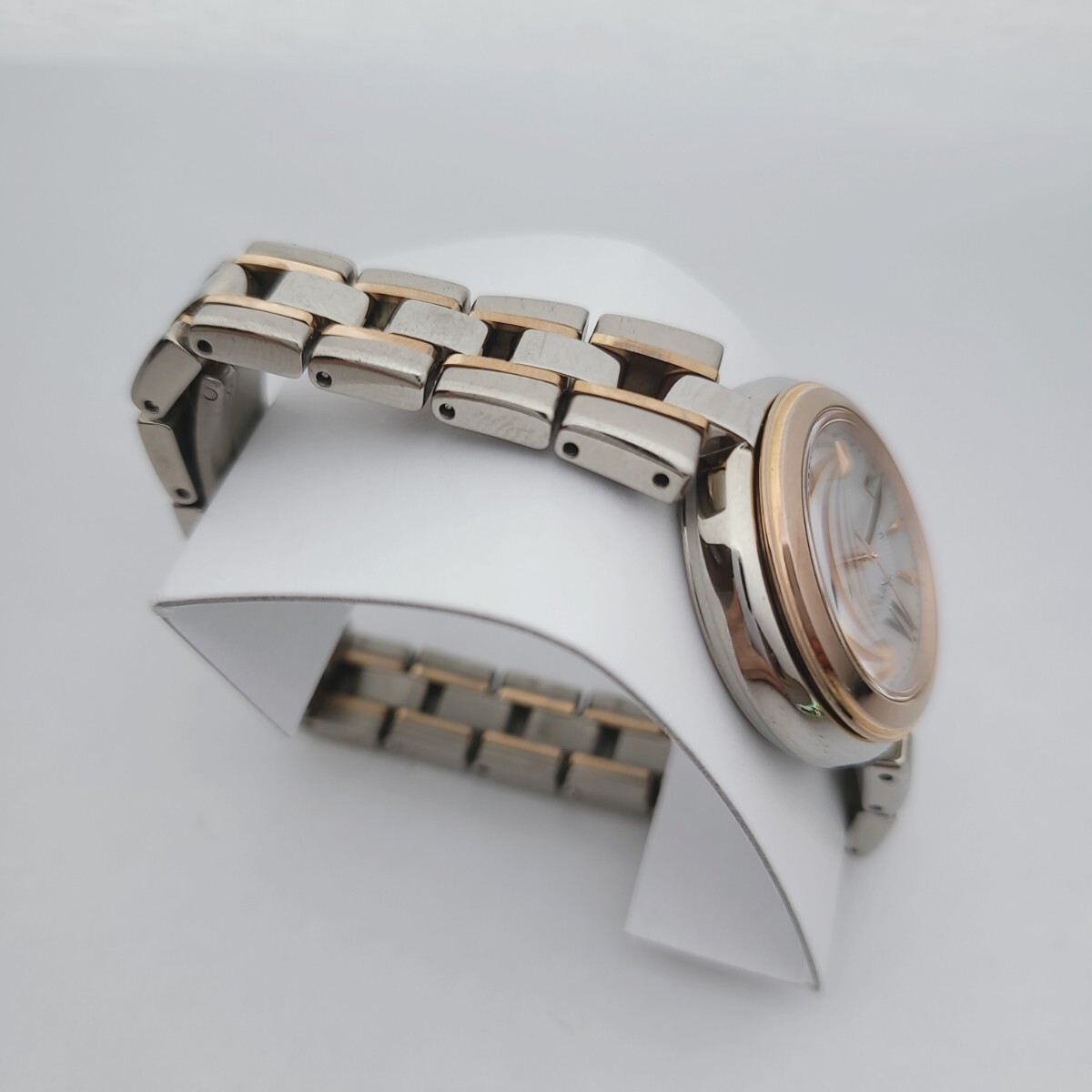 SEIKO エクセリーヌ SWCW134 電波ソーラー レディース腕時計 白 SEIKO エクセリーヌ SWCW134 電波ソーラー レディース腕時計 白