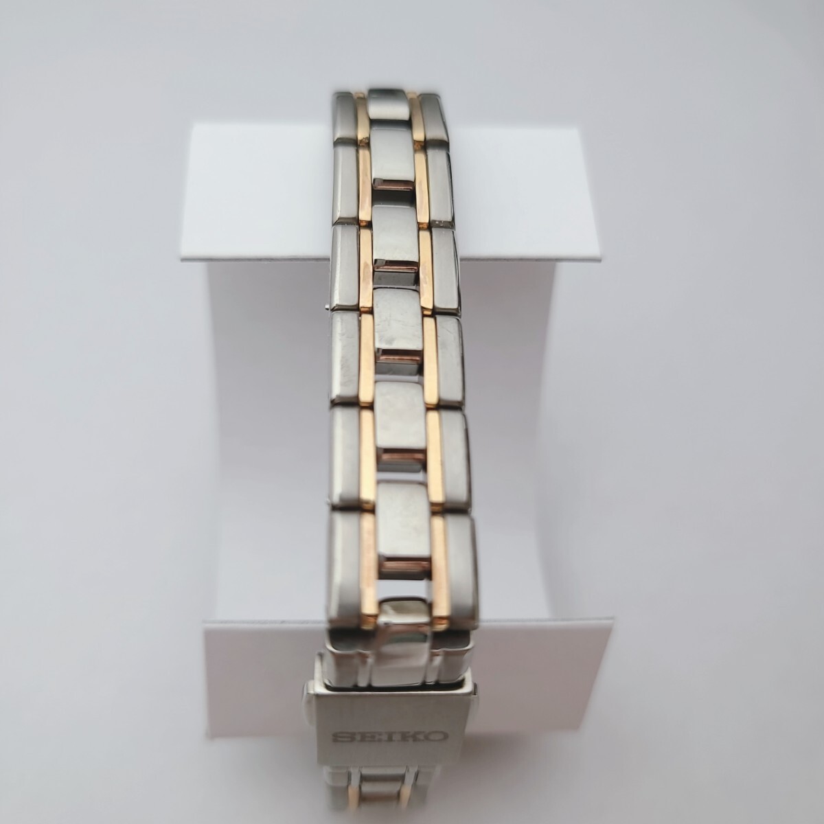 SEIKO エクセリーヌ SWCW134 電波ソーラー レディース腕時計 白 SEIKO エクセリーヌ SWCW134 電波ソーラー レディース腕時計 白