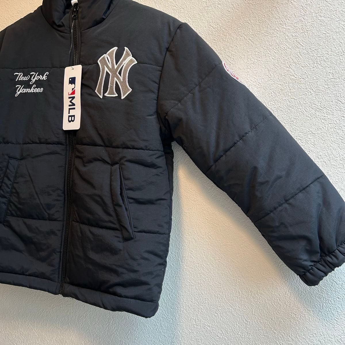 150】MLB ニューヨーク・ヤンキース 中綿入りナイロンジャンパー 150】MLB ニューヨーク・ヤンキース 中綿入りナイロンジャンパー