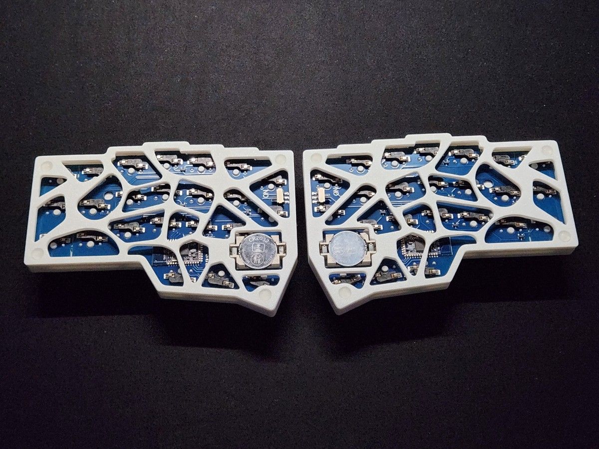 Corne v4系 Cherry ワイヤレス 無線 完成品 自作キーボード Corne v4系 Cherry ワイヤレス 無線 完成品 自作キーボード