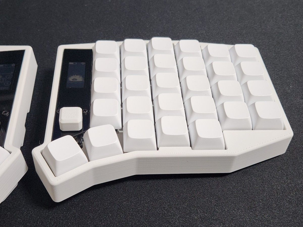 Sofle 完成品 無線(Bluetooth) 自作キーボード 左右分割 RGB Sofle 完成品 無線(Bluetooth) 自作キーボード 左右分割 RGB