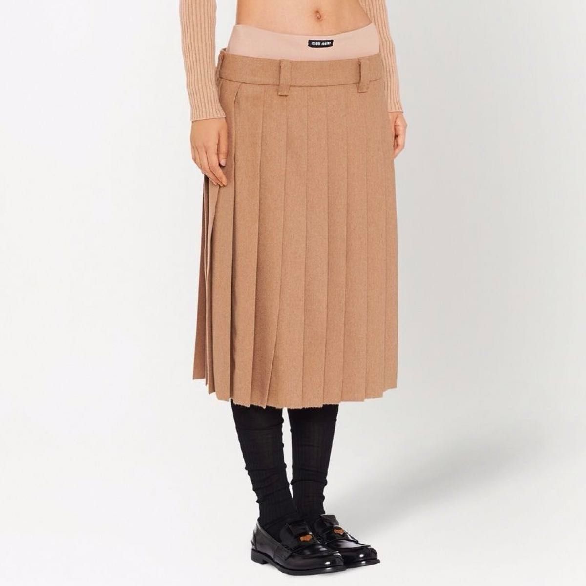 MIU MIU fully-pleated skirt 36 ベージュ 2023SS|Yahoo!フリマ MIU MIU fully-pleated skirt 36 ベージュ 2023SS|Yahoo!フリマ