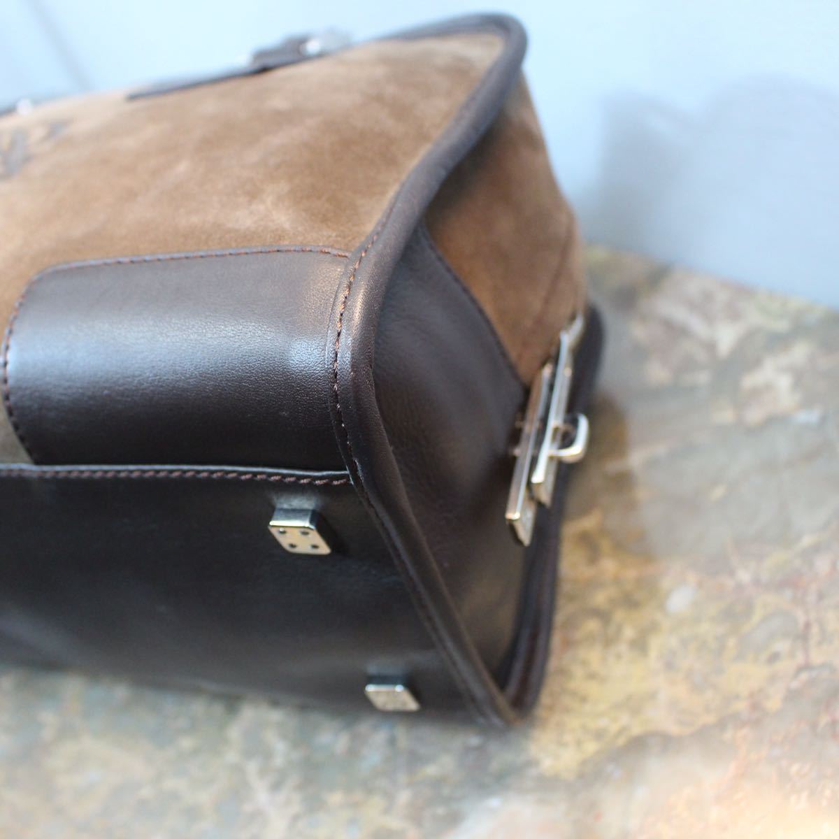 LOEWE AMASONA28 ANAGRAM PATTERNED EMBOSSED LEATHER HAND BAG/ロエベ