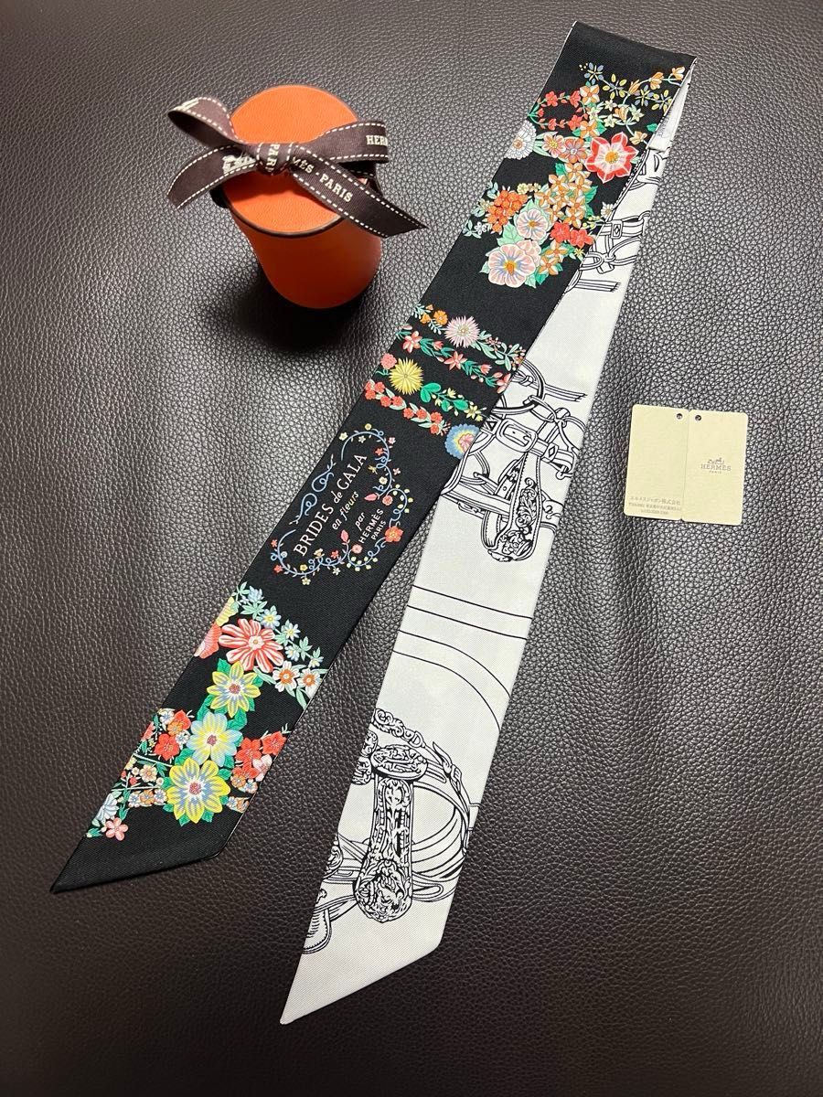 新品未使用】HERMES スカーフ ツイリー ブリッド・ドゥ・ガラ 新品未使用】HERMES スカーフ ツイリー ブリッド・ドゥ・ガラ