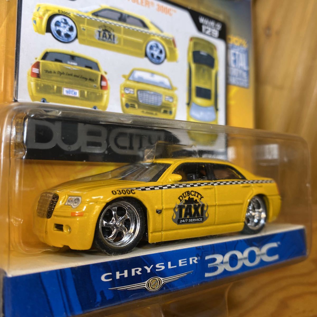 JADA 1/64 KUSTOMS chryslera 300C TAXI_画像3