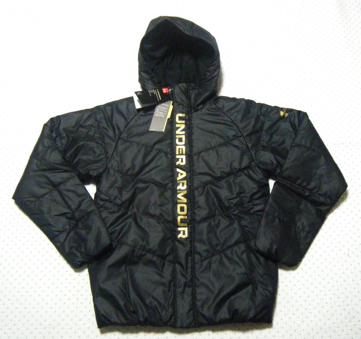 アンダーアーマー　UNDER ARMOUR　BASEBALL　高機(jī)能フード付きパデッドジャケット　黒色　サイズ SM　撥水/保溫/ドライ機(jī)能　定価12100円