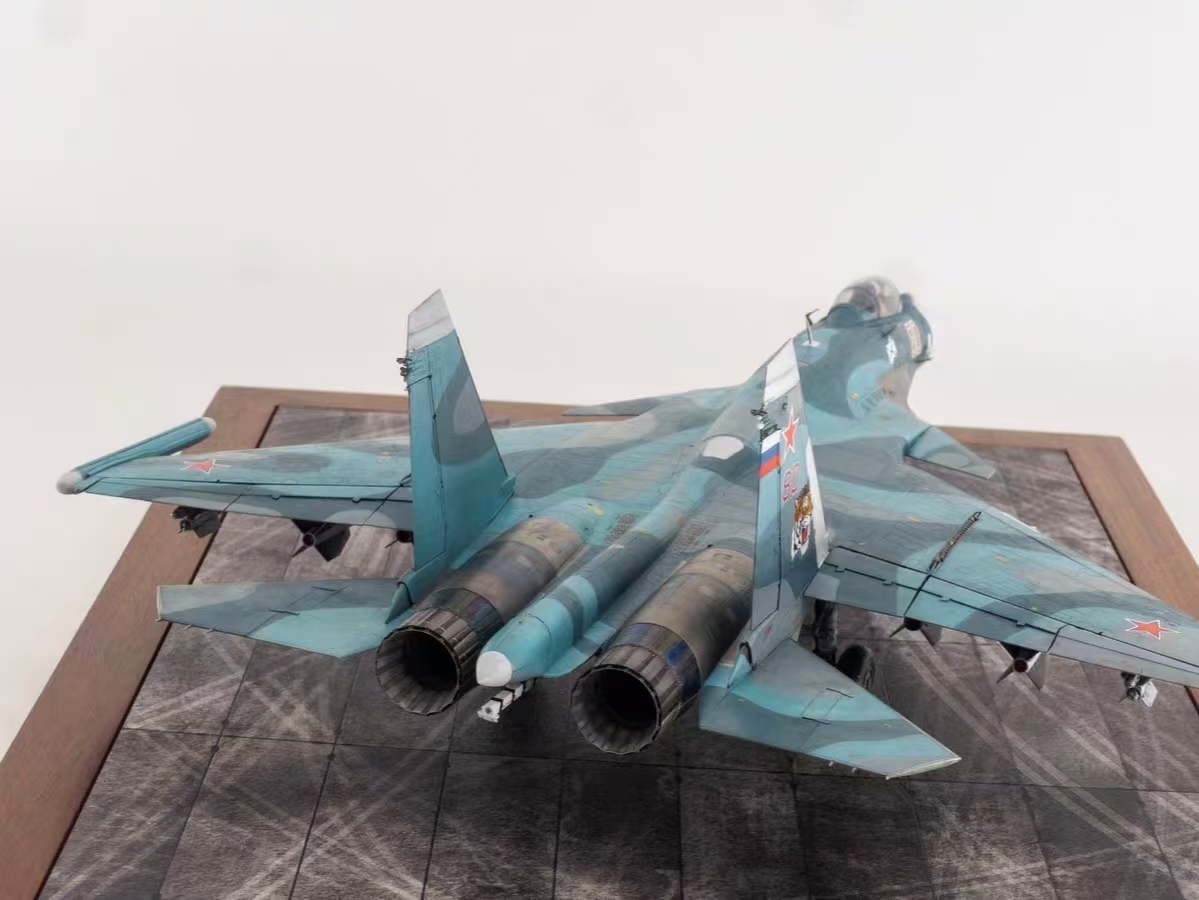 1/48 Россия ВВС Su-33 Frank D сборка покрашен конечный продукт 