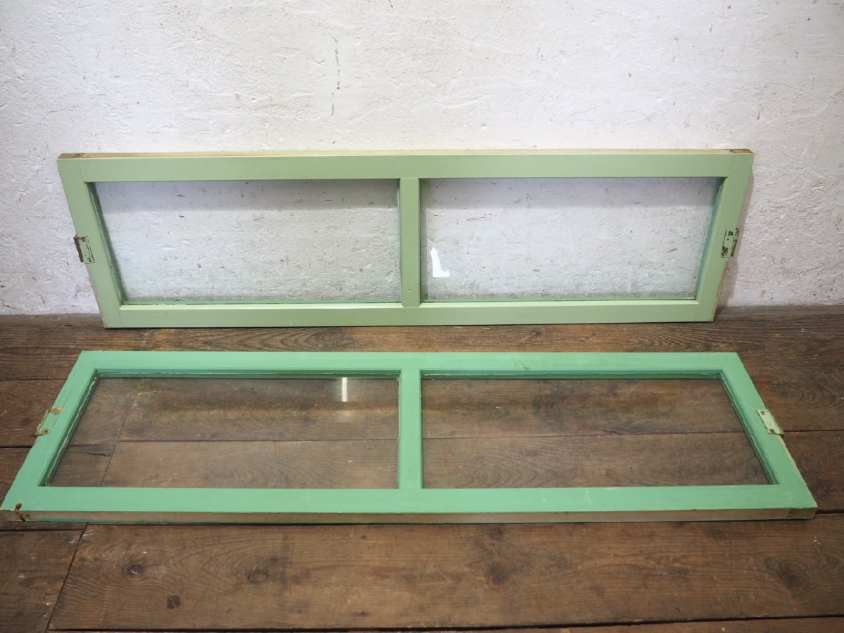 タT0893◆(3)【H37cm×W130cm】×2枚◆可愛いペンキの古い木枠ガラス戸◆建具 窓 明り取り インテリア レトロ ヴィンテージL下_画像9