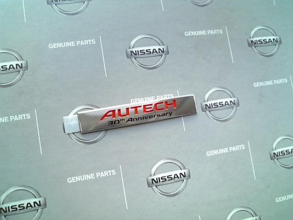 日産純正 Z50 ムラーノ AUTECH 30th クラスターエンブレム MURANO