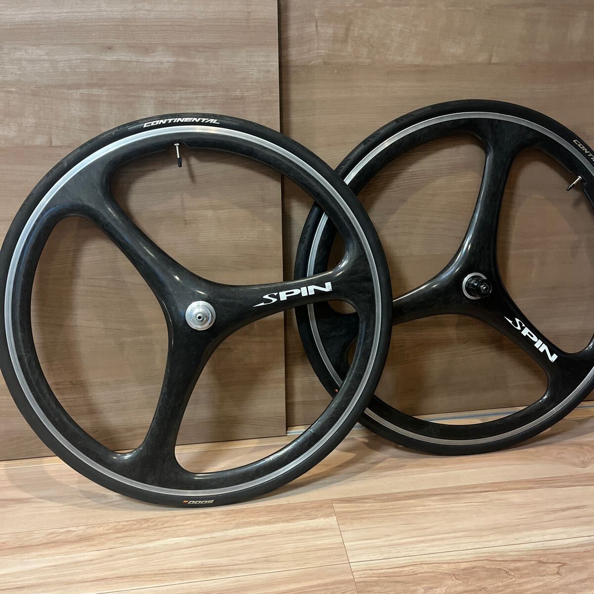 Yahoo!オークション - SPIN 700c クリンチャー シマノフリー 100 Yahoo!オークション - SPIN 700c クリンチャー シマノフリー 100