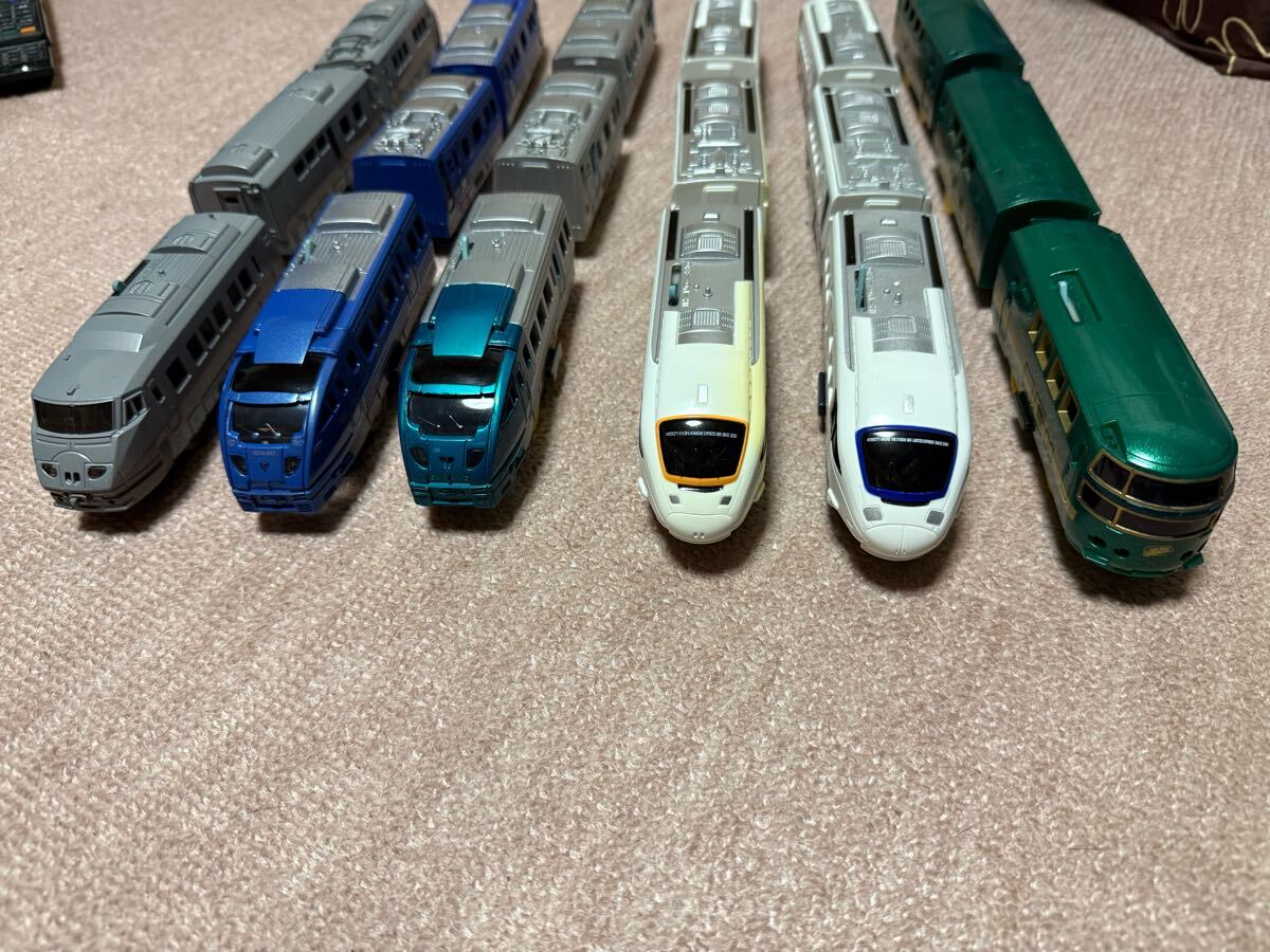 プラレール JR九州特急新旧787系特急電車、新旧ソニック883系 プラレール JR九州特急新旧787系特急電車、新旧ソニック883系