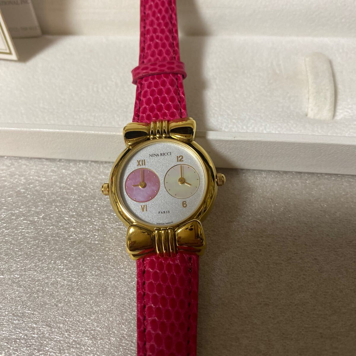 NINA RICCI PARIS w-958腕時計 NINA RICCI PARIS w-958腕時計