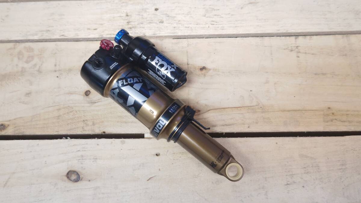 FOX Float X Factory 185X55 トラニオン 未使用品