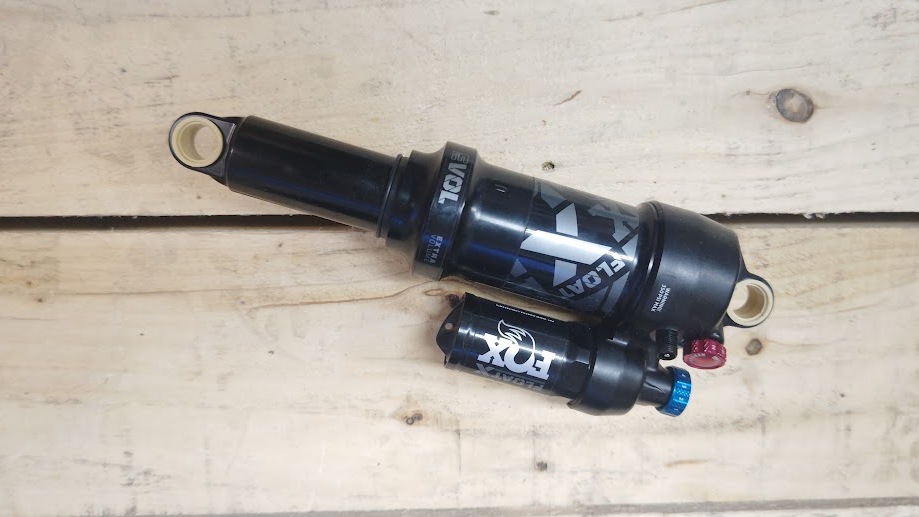 リアサスペンション FOX Float X Performance 210X55