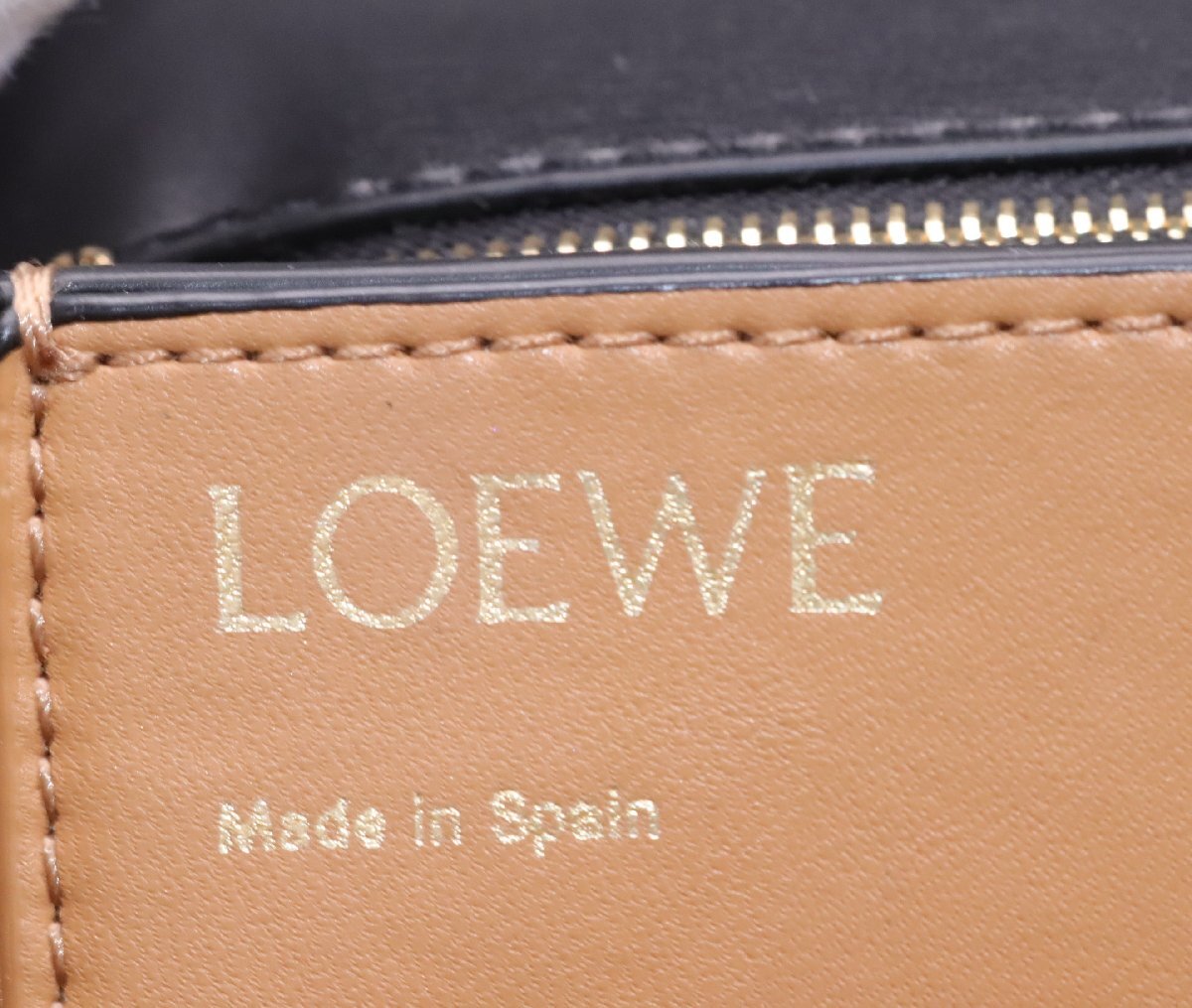 ト長】LOEWE ロエベ ショルダーバッグ アナグラム ゴールド金具 ト長】LOEWE ロエベ ショルダーバッグ アナグラム ゴールド金具