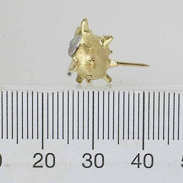 18金イエローゴールド K18YG プラチナ PT850 ピンブローチ タイタック タックピン サザエ 巻貝