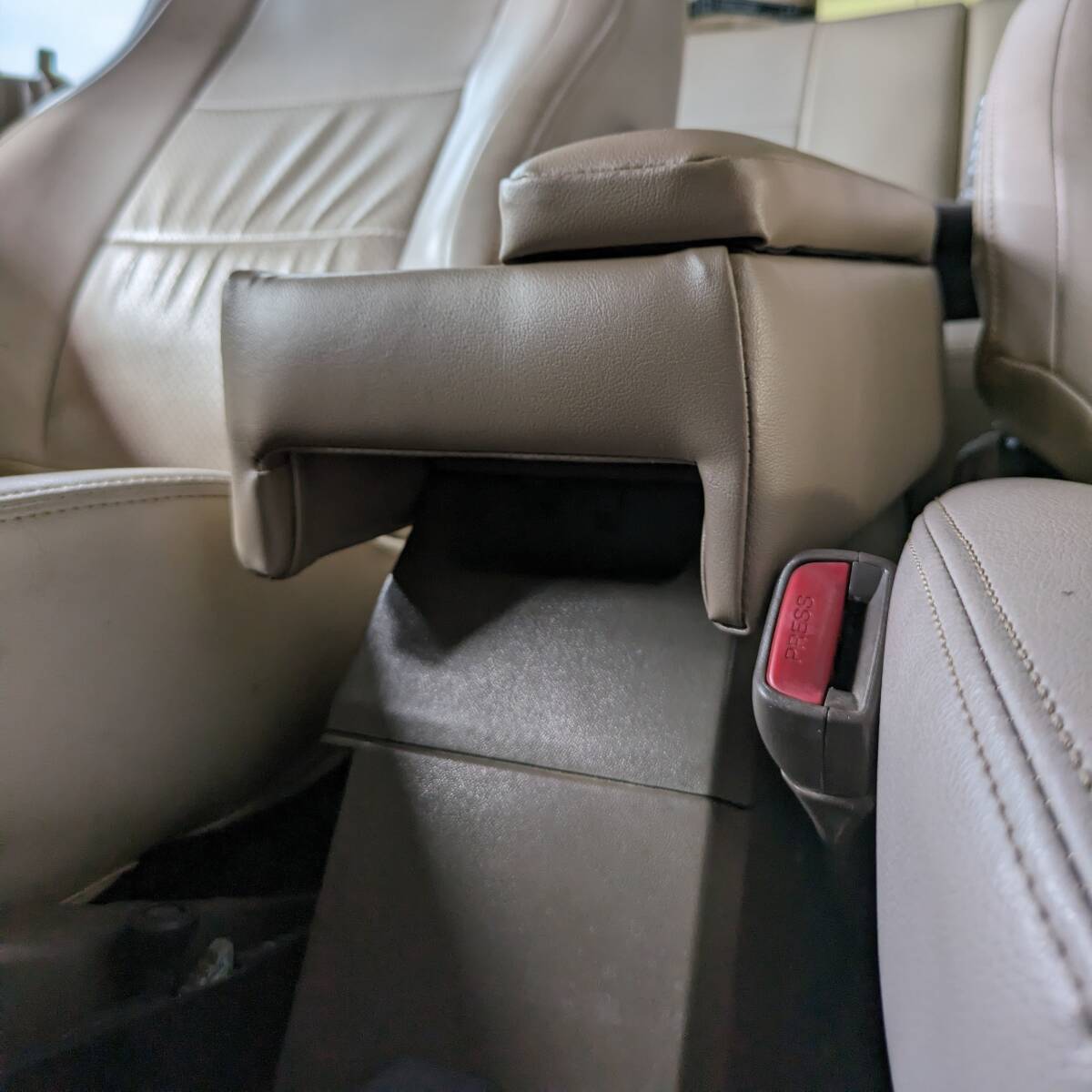 TME LANDCRUISER70 center armrest console box drink holder Middle Eastern collar Brown×Wood アームレスト コンソールボックス CW
