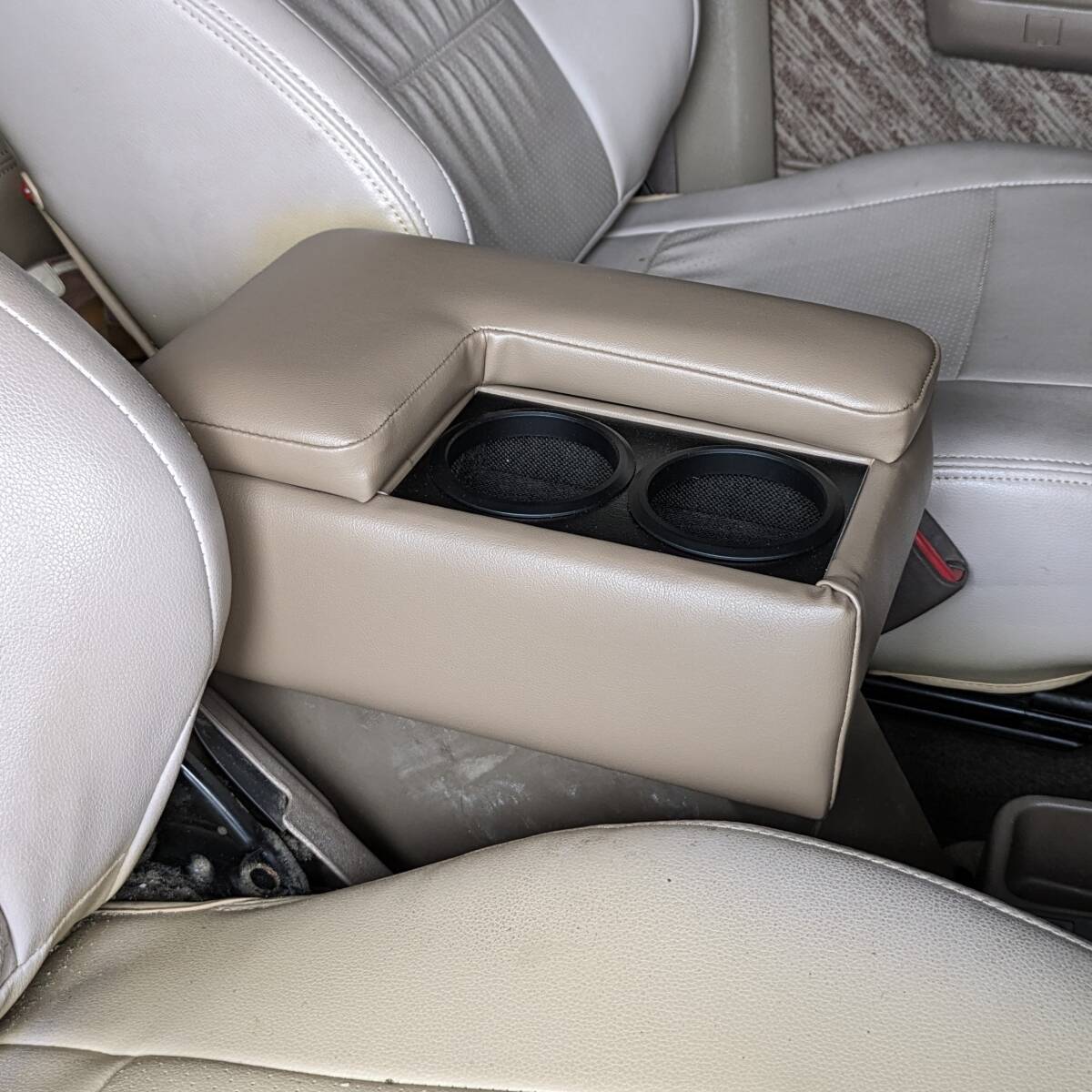 TME LANDCRUISER70 center armrest console box drink holder Middle Eastern collar Brown×Black アームレスト コンソールボックス CB
