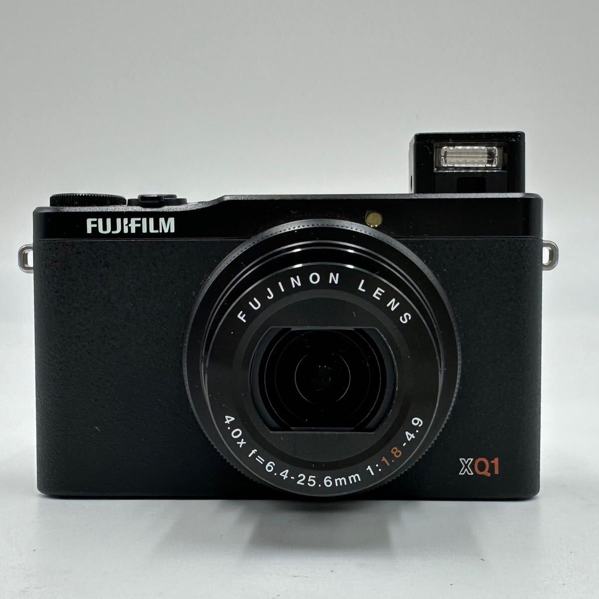 【美品】富士フイルム Fujifilm XQ1 富士フイルム、ローパスレス＆F1.8レンズを採用した「FUJIFILM