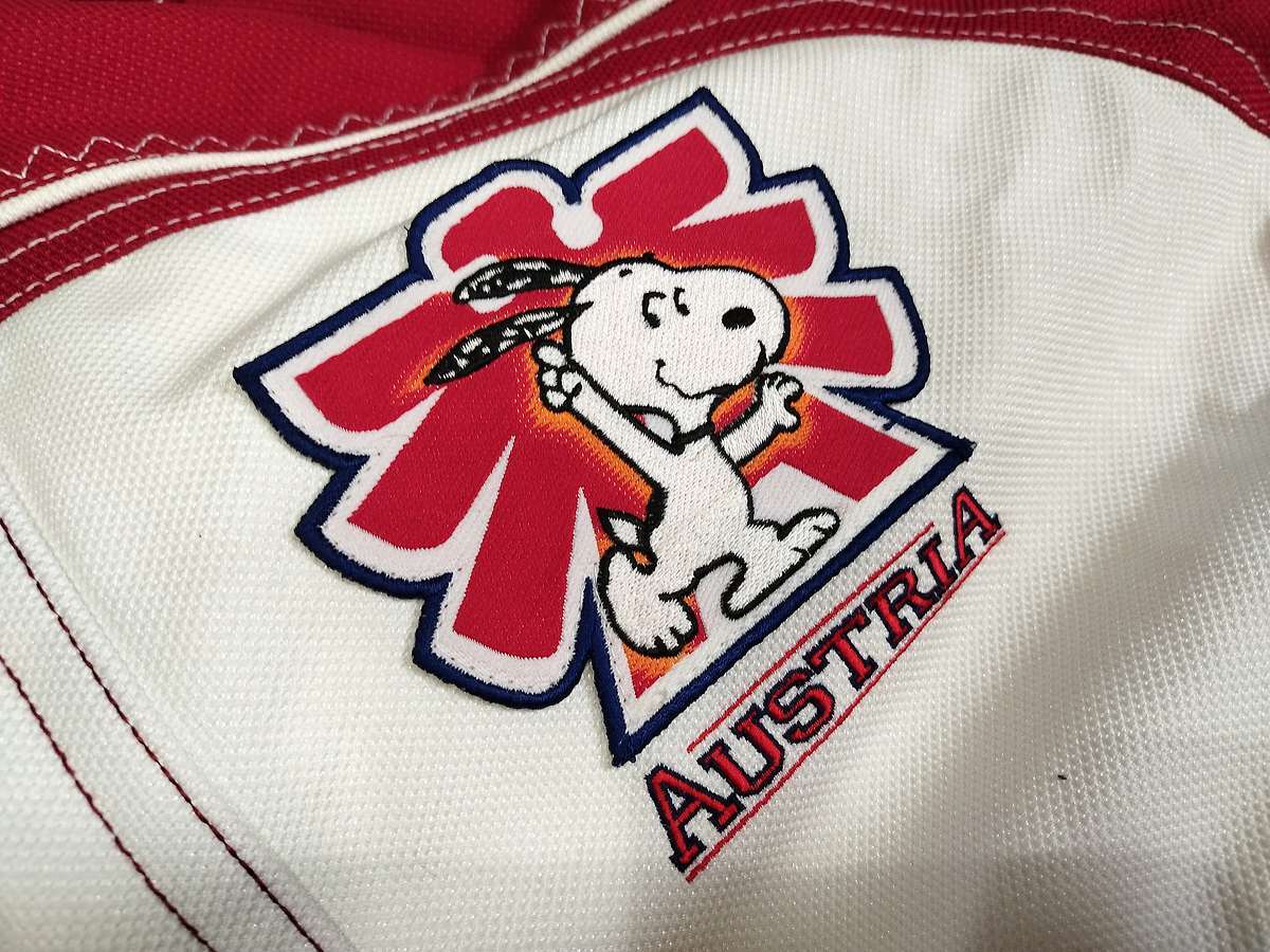 レア Lサイズ】ASICS AUSTRIA SNOOPY スヌーピー オーストリア レア Lサイズ】ASICS AUSTRIA SNOOPY スヌーピー オーストリア