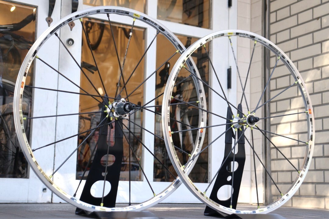ジップ ZIPP 303S カーボン チューブレスレディ ディスク ジップ ZIPP 303S カーボン チューブレスレディ ディスク