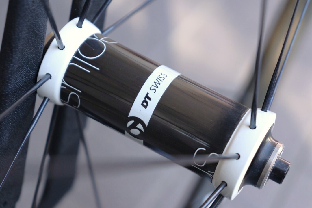 ジップ ZIPP 303S カーボン チューブレスレディ ディスク ジップ ZIPP 303S カーボン チューブレスレディ ディスク