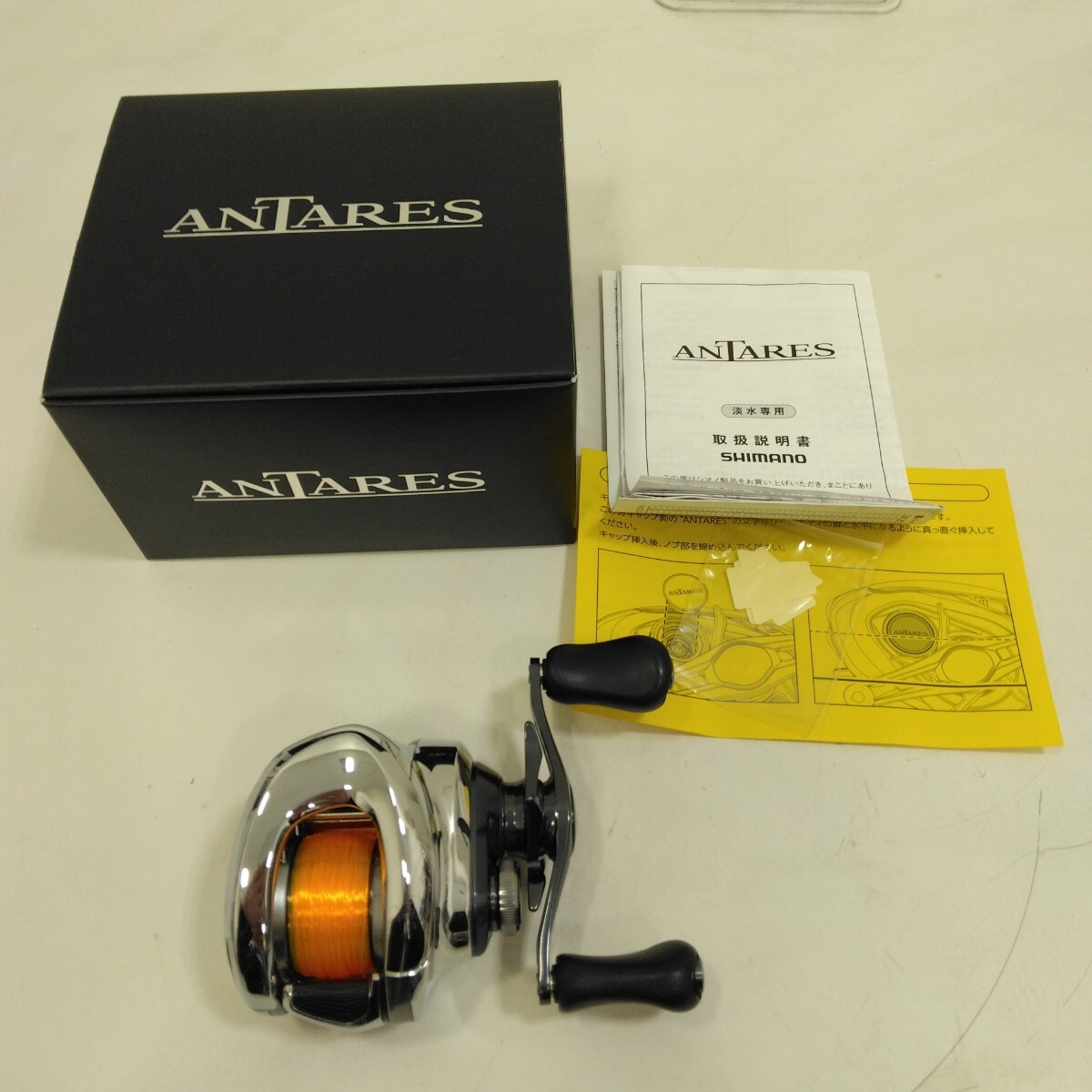 美品　SHIMANO　シマノ リール 03982 19アンタレス　ANTARES　 右ハンドル　箱付き