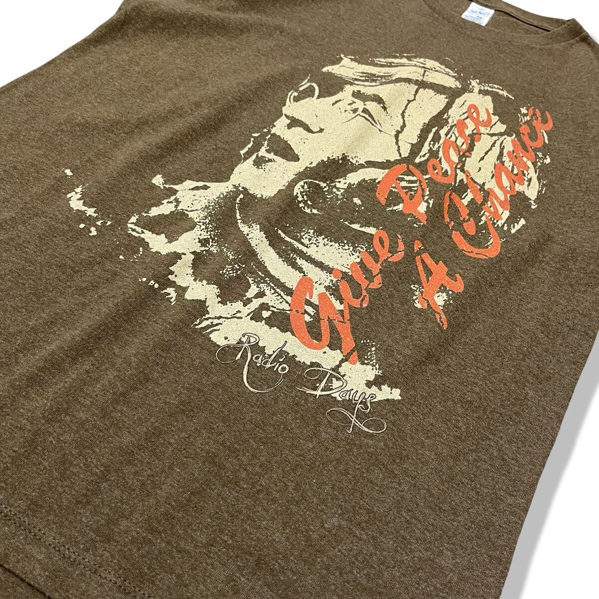 【00s】ジョン・レノン 平和を我らに 楽曲名 フェイスプリントTシャツ ブラウン M 半袖 クルーネック バンT ロックTシャツ USA製_画像5