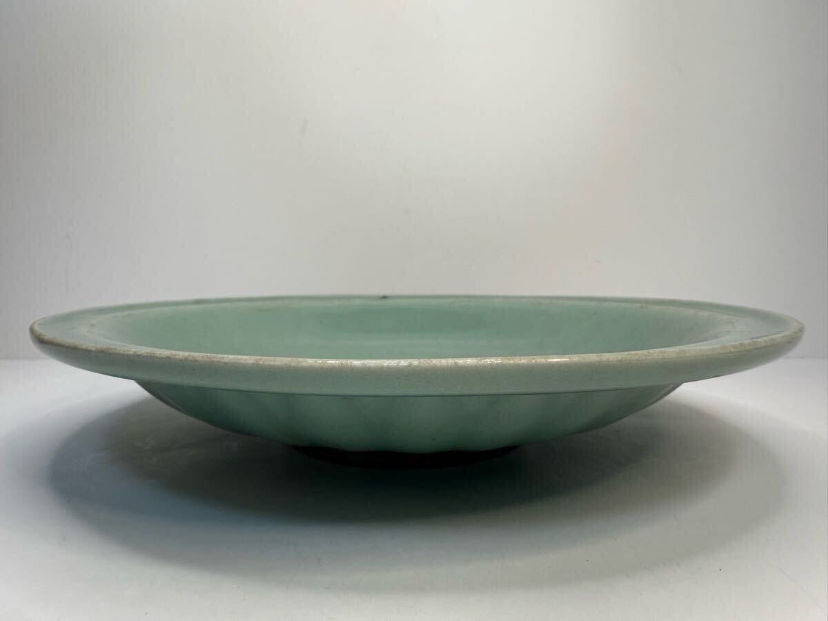 値引 陶磁器 飾皿 皿 大皿 青磁 時代物 中国古美術 唐物 中国 魚図 宋
