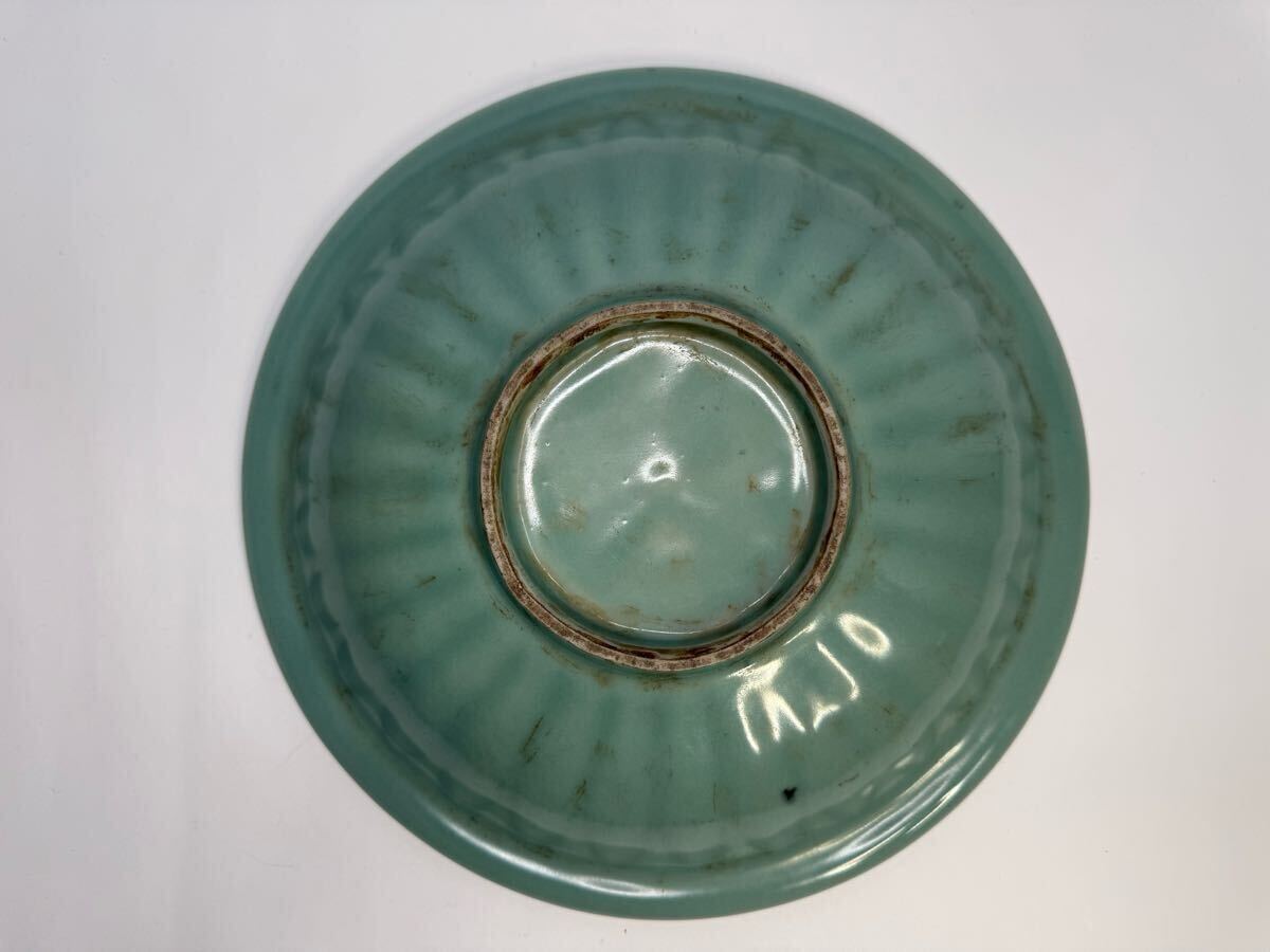正式的 中国古美術 中国 魚図 唐物 陶磁器 飾皿 皿 大皿 青磁 時代物 施釉陶