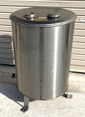 C2 福岡発 長府製作所 ステンレス灯油タンク 約82L 中古 灯油 C2 福岡発 長府製作所 ステンレス灯油タンク 約82L 中古 灯油