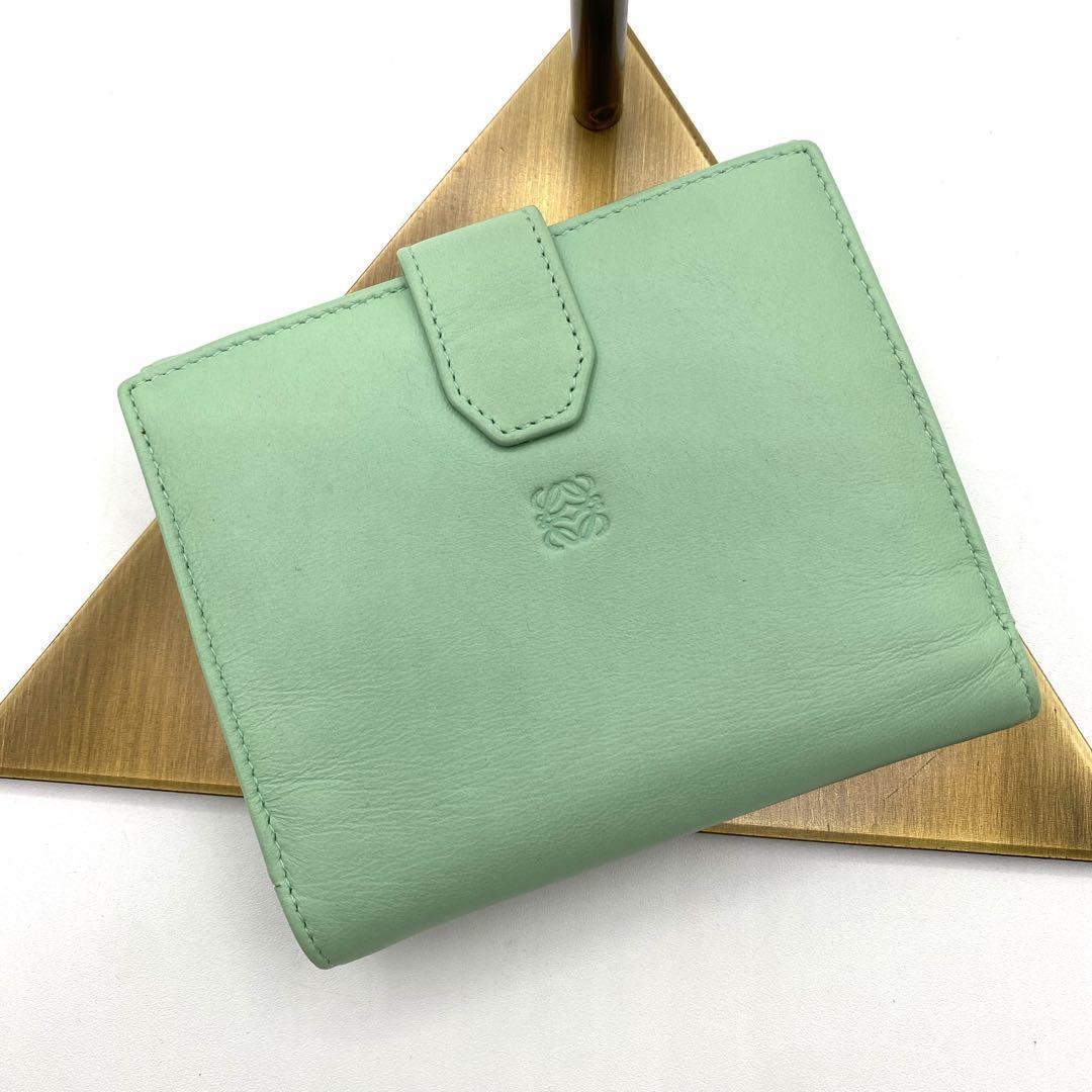 希少 極美品 LOEWE ロエベ ミントグリーン 二つ折り財布 希少 極美品 LOEWE ロエベ ミントグリーン 二つ折り財布