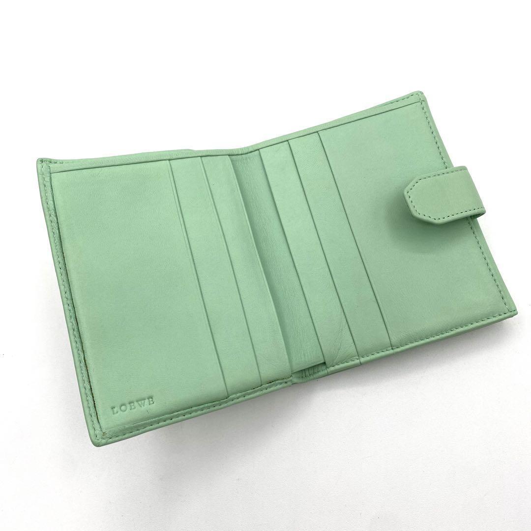 希少 極美品 LOEWE ロエベ ミントグリーン 二つ折り財布 希少 極美品 LOEWE ロエベ ミントグリーン 二つ折り財布