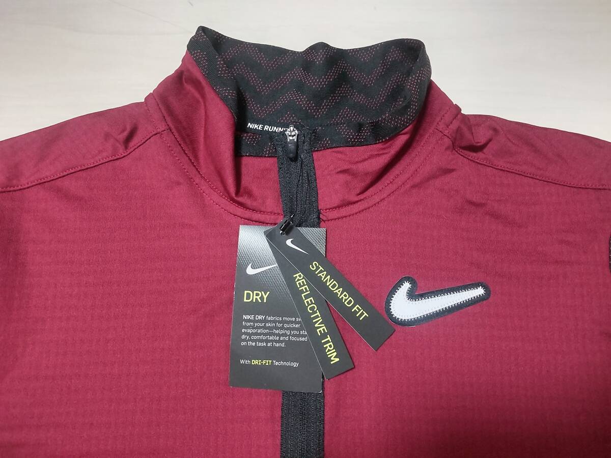 ★新品　ナイキ　NIKE　豪華ランニングシャツ　★反射素材　★サムホール付　★ハーフジップ　★DRY-FIT使用　★Mサイズ