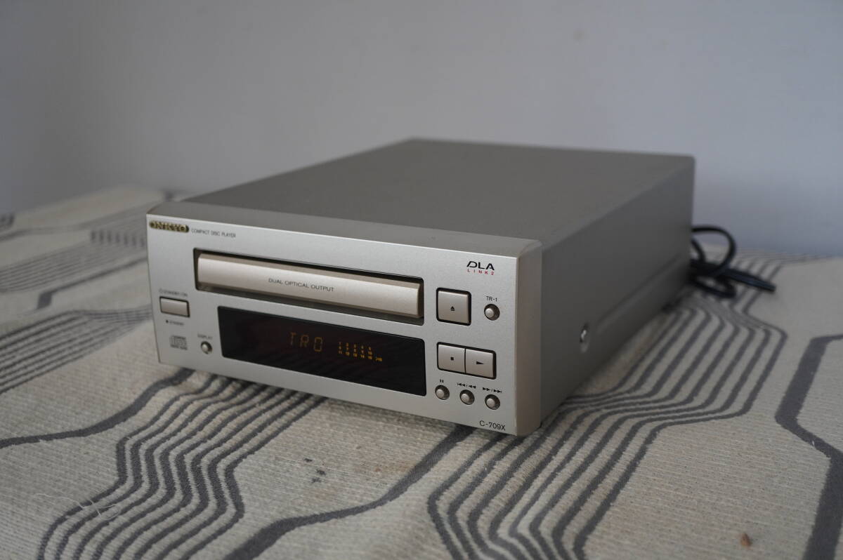 ONKYO オンキョー C-709X(S) CDプレーヤー（CDデッキ） 単体コンポ
