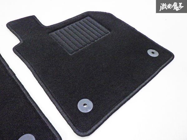 【 未使用品 】 社外 メーカー不明 Audi アウディ FV系 TT クーペ フロアマット フロアカーペット 1台分 即納 棚8D_画像2