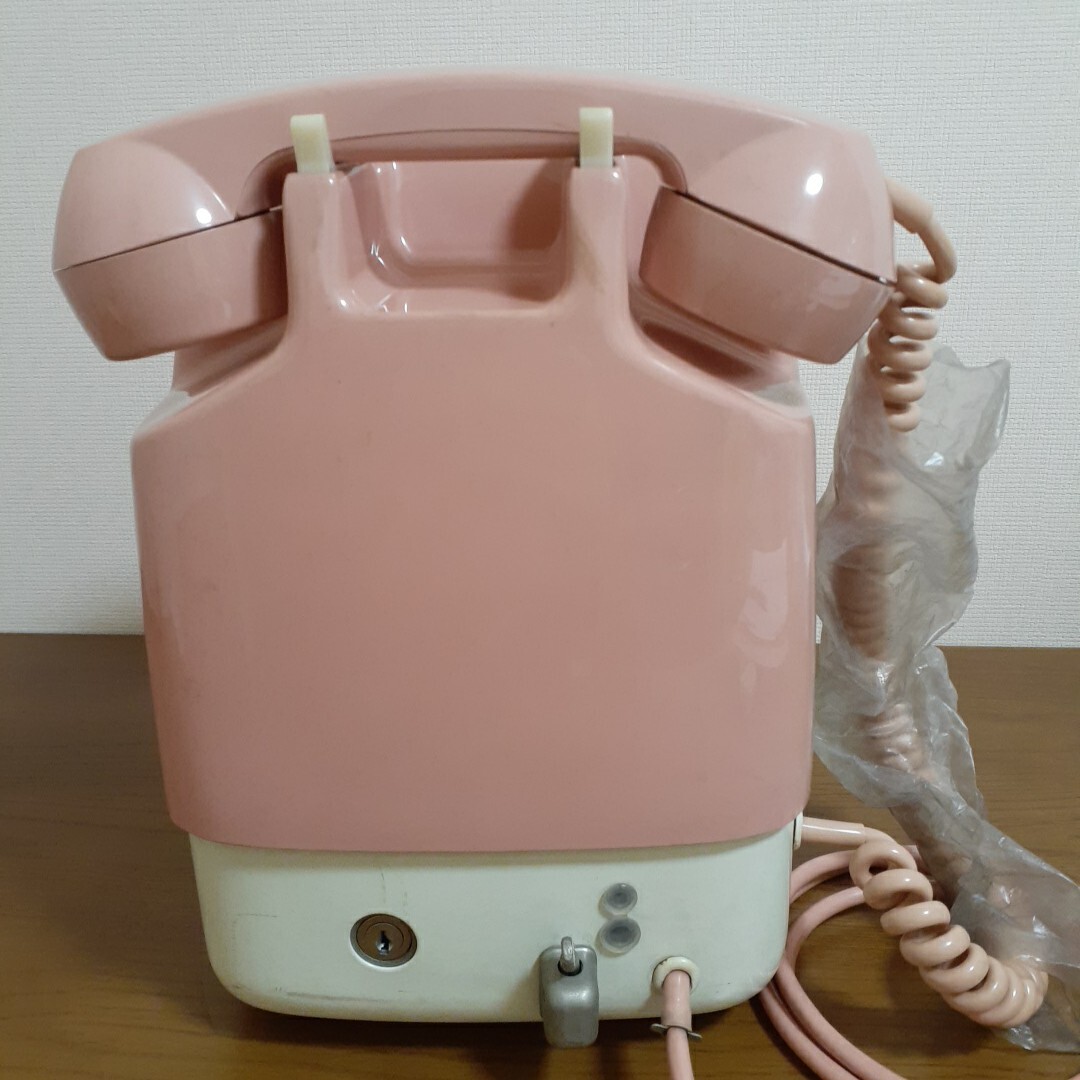 ピンク 公衆電話 未使用 汚れ有り ダイヤル式 日本電信電話 ピンク 公衆電話 未使用 汚れ有り ダイヤル式 日本電信電話