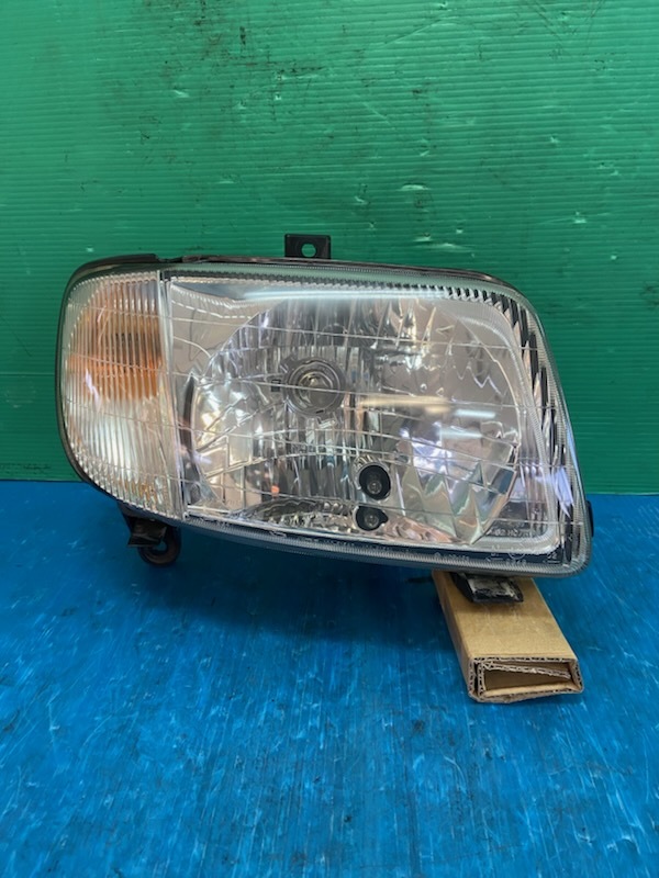 !_L700S Mira передняя фара правый 100-51587