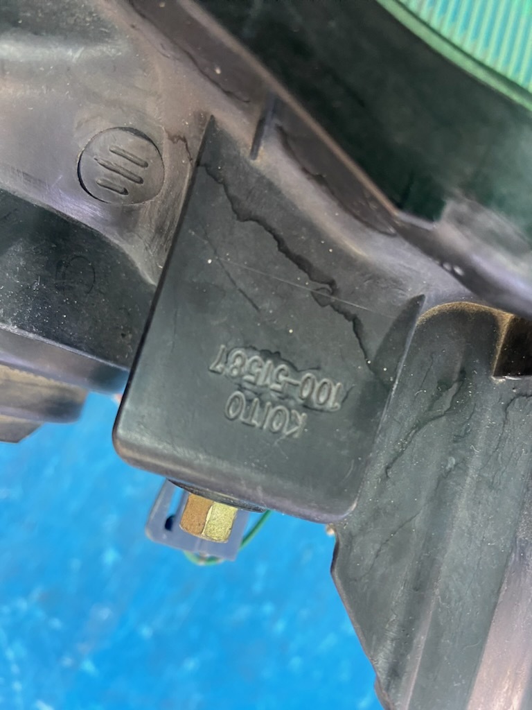 !_L700S Mira передняя фара правый 100-51587