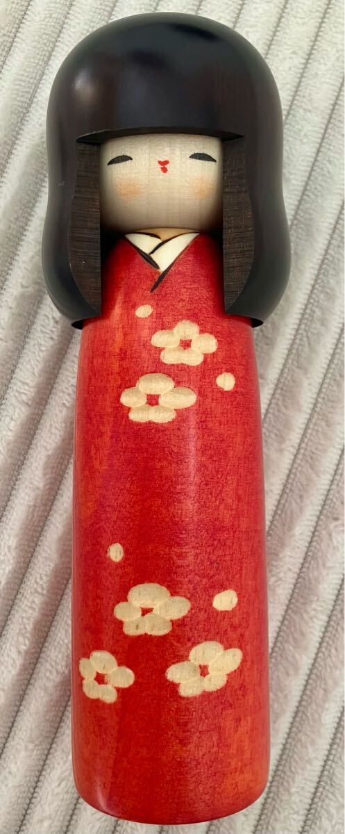 送料無料】卯三郎こけし 赤 木製 日本文化 近代こけし お土産 送料無料】卯三郎こけし 赤 木製 日本文化 近代こけし お土産