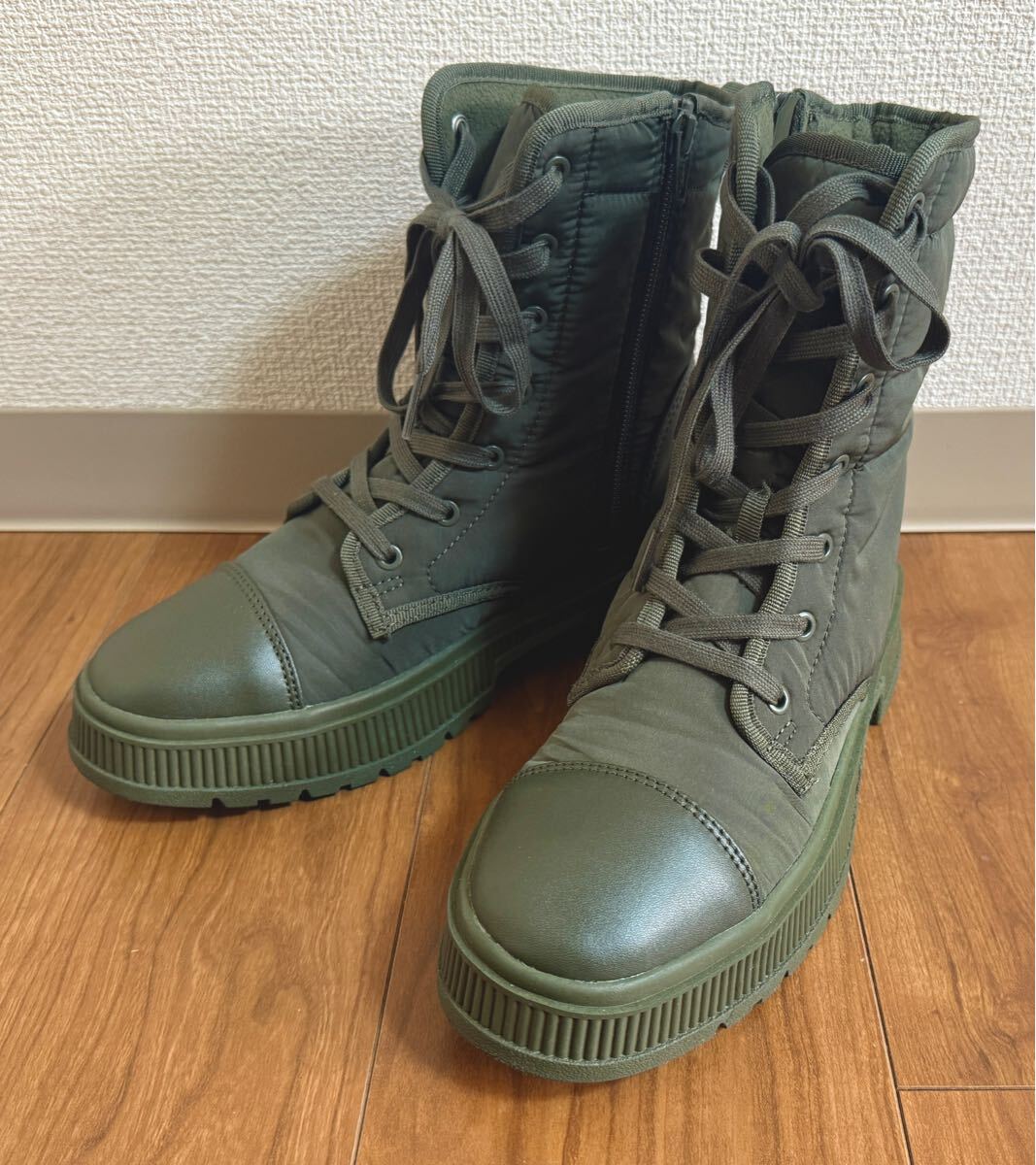 中古・2度使用】UNIQLO パデッドレースアップブーツ ユニクロc 中古・2度使用】UNIQLO パデッドレースアップブーツ ユニクロc