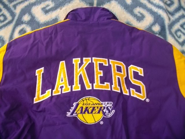 ロサンゼルス レイカーズ ジャンパー 極美品 表記M NBA Los Angeles Lakers LOGO7製