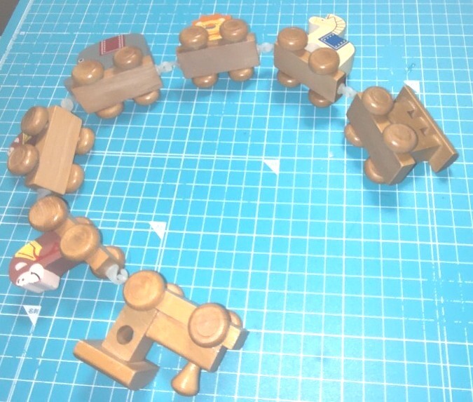 どうぶつの汽車ポッポ 木製品 中古 !OK値下交渉 安い送料希望は入札前質問にコメントください!生活応援セール月末迄_画像1
