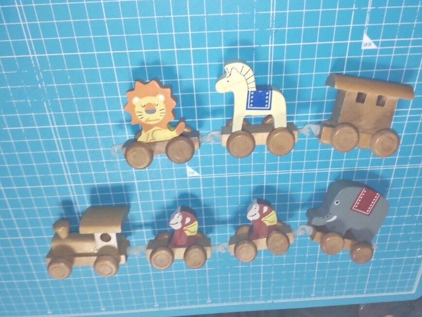 どうぶつの汽車ポッポ 木製品 中古 !OK値下交渉 安い送料希望は入札前質問にコメントください!生活応援セール月末迄_画像2