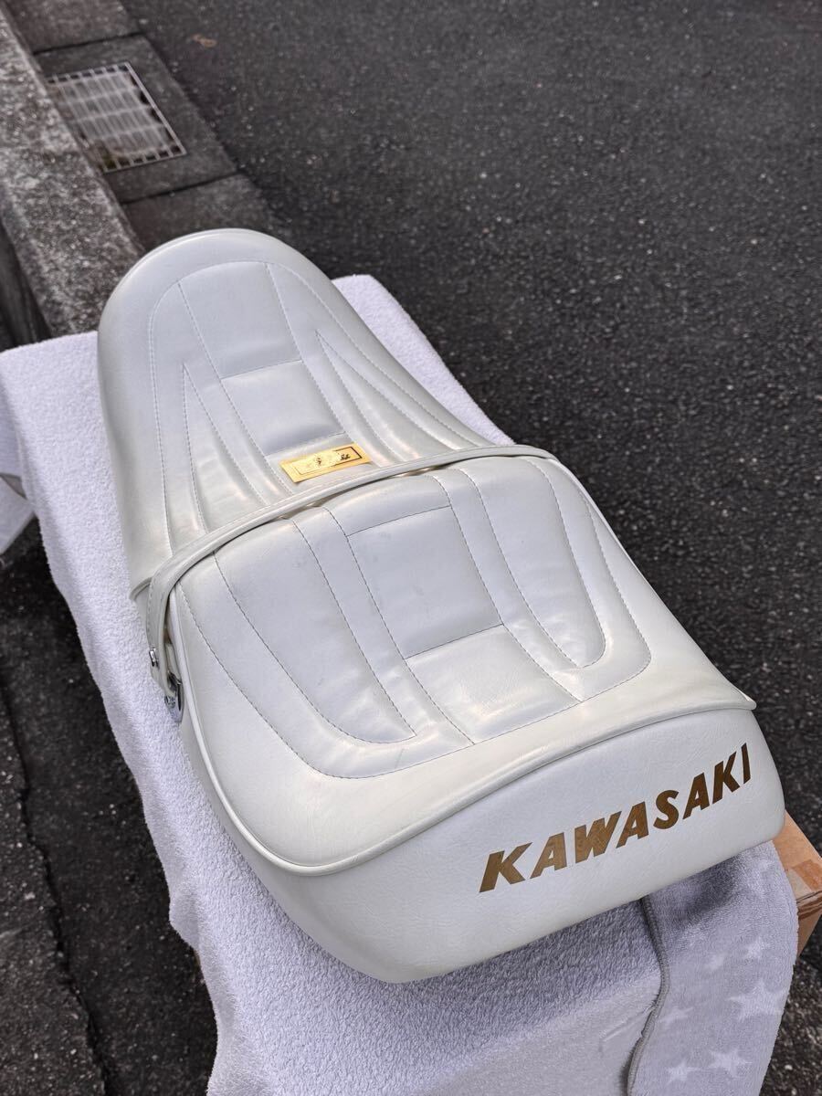 川口シート カワサキ z1 z2 kz1000 z750d1シート三段シート 完成 川口シート カワサキ z1 z2 kz1000 z750d1シート三段シート 完成