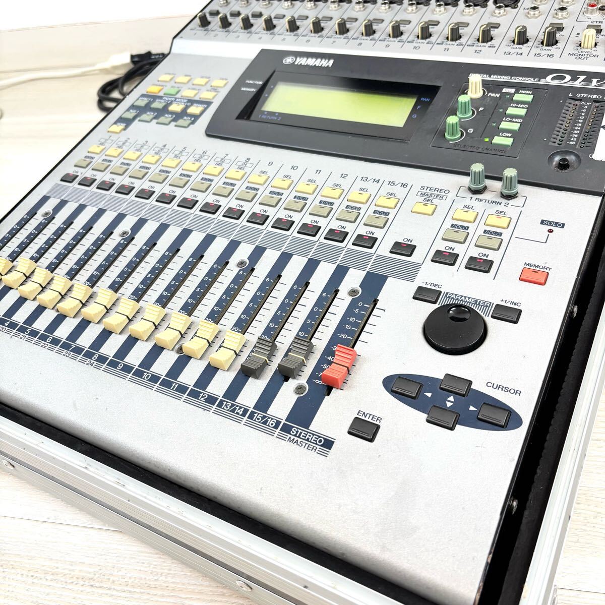 簡易動作確認済】YAMAHA 01V ロードレディ ハードケース付き 簡易動作確認済】YAMAHA 01V ロードレディ ハードケース付き