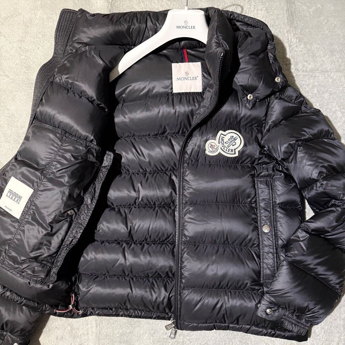 現行!XL相当☆MONCLER BRAMANT モンクレール ブラマント ダブル ワッペン ダウンジャケット ブルゾン Wジップ 着脱フード 2way メンズ 3 黒(3)|売買されたオークション情報、Yahoo!オークション(旧ヤフオク!) の商品情報をアーカイブ公開 - オークファン(aucfan.com) 現行!XL相当☆MONCLER BRAMANT モンクレール ブラマント ダブル ワッペン ダウンジャケット ブルゾン Wジップ 着脱フード 2way メンズ 3 黒(3)|売買されたオークション情報、Yahoo!オークション(旧ヤフオク!) の商品情報をアーカイブ公開 - オークファン(aucfan.com)