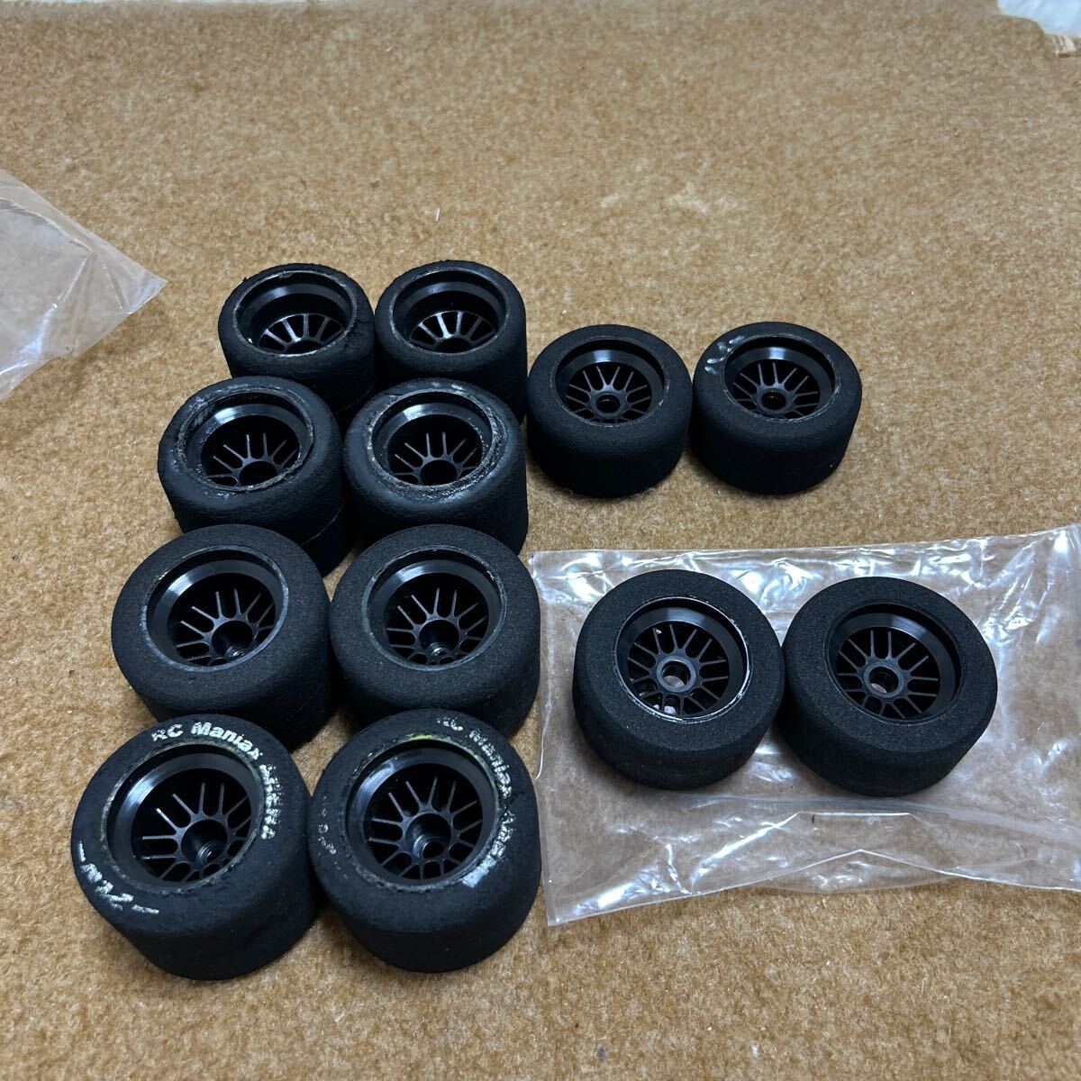 F1ラジコン用ZENハイラバースポンジタイヤ中古、新品セット F1ラジコン用ZENハイラバースポンジタイヤ中古、新品セット