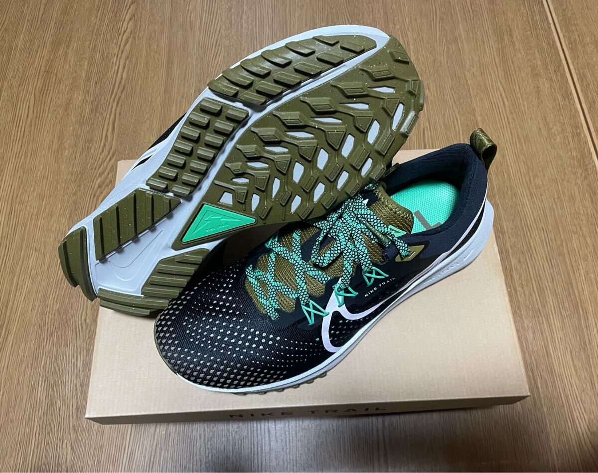 新品未使用　送料込み　Nike React Pegasus Trail 4ナイキ リアクト ペガサス トレイル 4 26,5センチ